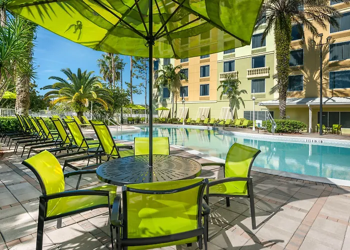Comfort Suites Maingate East